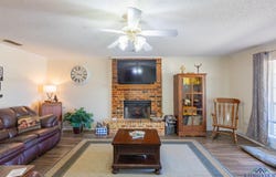 2505 W Gay Avenue, Gladewater, TX 75647