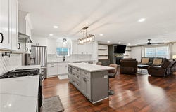 233 LITTLE FARMS Avenue, River Ridge, LA 70123
