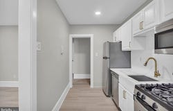 210 E MAPLE AVENUE, MERCHANTVILLE, NJ 08109