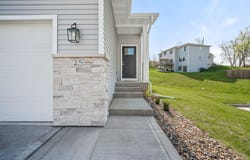 25 Keeneland Court, Pleasant Hill, IA 50327
