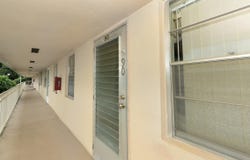 90 Hastings F, West Palm Beach, FL 33417