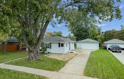 1630 E GLENDALE Avenue, APPLETON, WI 54911