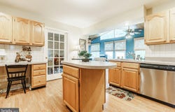 338 BROWN STREET, BURLINGTON, NJ 08016