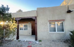 504 B Apache St, Taos, NM 87571