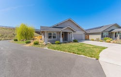 1641 NE 3rd Court, Redmond, OR 97756