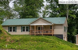 1036 Williamsburg Drive, Lenoir, NC 28645