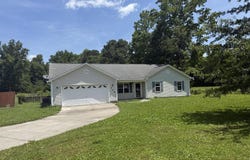 308 Big Tree Lane, Chinquapin, NC 28521