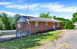 141 HILL Street, LYKENS, PA 17048