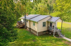 1222 Quaker Valley Road, New Paris, PA 15554