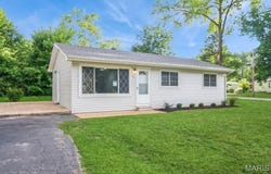 4 Dixie Drive, Fenton, MO 63026