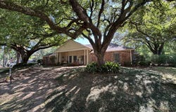 5365 River Thames Road, Jackson, MS 39211