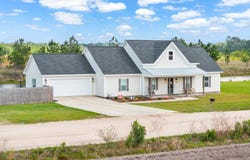 404 Zoarbella Drive, Baxley, GA 31513