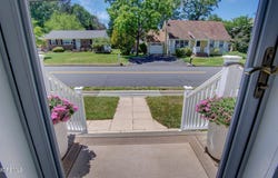 25 Lake Avenue, Helmetta, NJ 08828