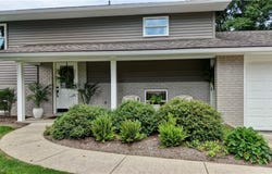 890 Geneva Street SW, Sugarcreek, OH 44681