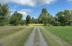 35 BARBERTOWN POINT BREEZE ROAD, FRENCHTOWN, NJ 08825