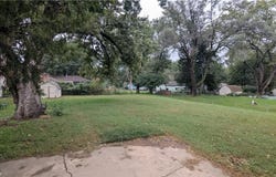 8507 Spring Valley Road, Raytown, MO 64138