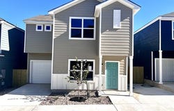 2075 Silver Oak Dr, San Antonio, TX 78213