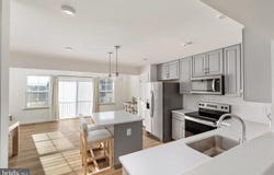 274 CLIFTON Manor, FALLING WATERS, WV 25419