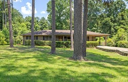 24 Oakcrest Dr, LAUREL, MS 39440