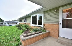 W164N5080 Lone Oak Ln, Menomonee Falls, WI 53051