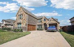 2808 Richard Street, Burleson, TX 76028