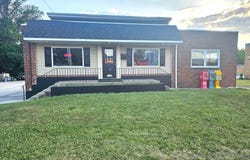 127 N BLACK HORSE PIKE, MOUNT EPHRAIM, NJ 08059