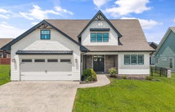819 Cape Hatteras Light, Loudon, TN 37774