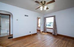 506 E 3rd Street E, Newhall, IA 52315