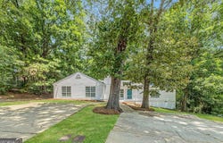 5426 Glen Haven, Atlanta, GA 30349