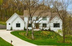 S67w20095 Benjamin Ct, Muskego, WI 53150