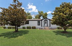 807 1st Street, Bridgeport, TX 76426