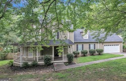 125 Lake Picketts DR, Acworth, GA 30101