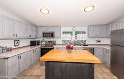 3724 Wilkinson Pike, Maryville, TN 37803