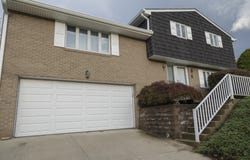 11 Crestwood Drive, Cecil, PA 15321