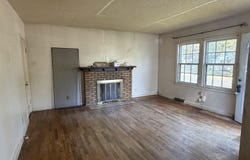 627 SW Oakley AVE, Topeka, KS 66606