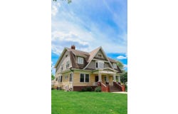 905 E. 1st North St., Carlinville, IL 62626