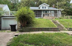 1711 Bluff Street, Hamburg, IA 51640