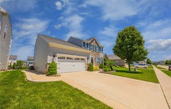 7122 Bluestream Drive, Tipp City, OH 45371