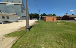 350 West Street, Iola, KS 66749