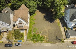 18 Ridgewood Street, Waterbury, CT 06710