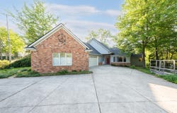 8790 Hendricks Drive, Brighton, MI 48116