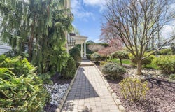 14 Bunker Hill Drive, Middletown, NJ 07748