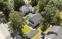 42 Hillside Ave, Bedford, MA 01730