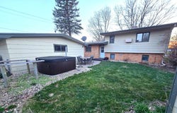 1776 Idaho Ave SE, Huron, SD 57350