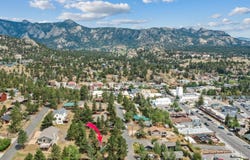 153 Davis St, Estes Park, CO 80517