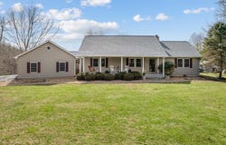 987 Nursery Rd, Laurel Fork, VA 24352