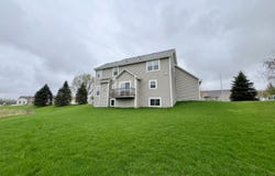 1260 Chippewa Dr, Hartford, WI 53027