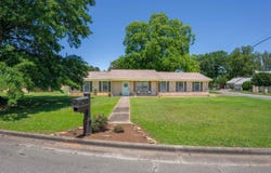 1907 Jackson Ave, Muscle Shoals, AL 35661