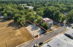 339 W Kaufman Street, Paris, TX 75460