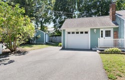 27 May St, Marblehead, MA 01945